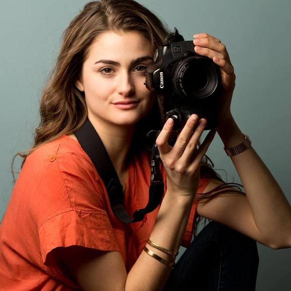 Meet your Posher, Laura - Picture 1 of 1